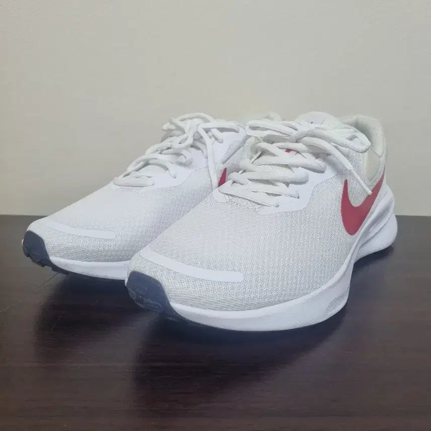 [BUNJANG] Nike Revolution 7 White University 270mm / 나이키 레볼루션 7 화이트 유니버시티 270mm