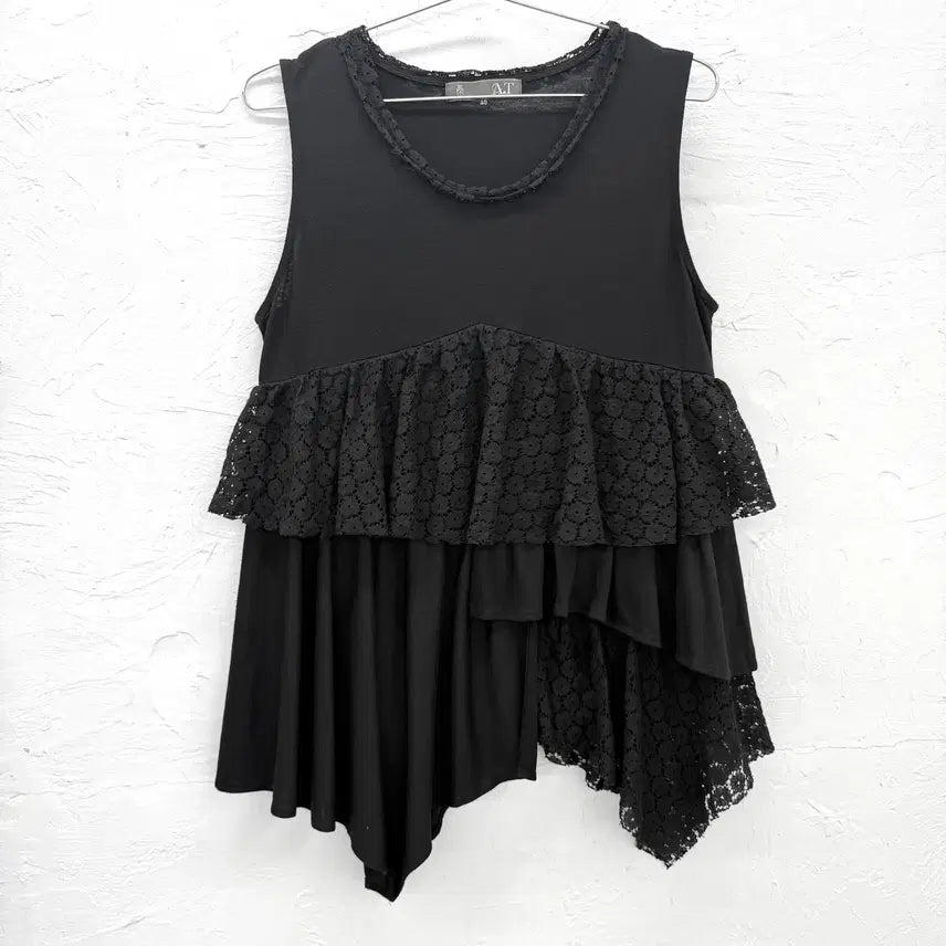 [BUNJANG] Atro Tayama Asymmetrical Lace Sleeveless Top / 아츠로 타야마 레이스 비대칭 슬리브리스