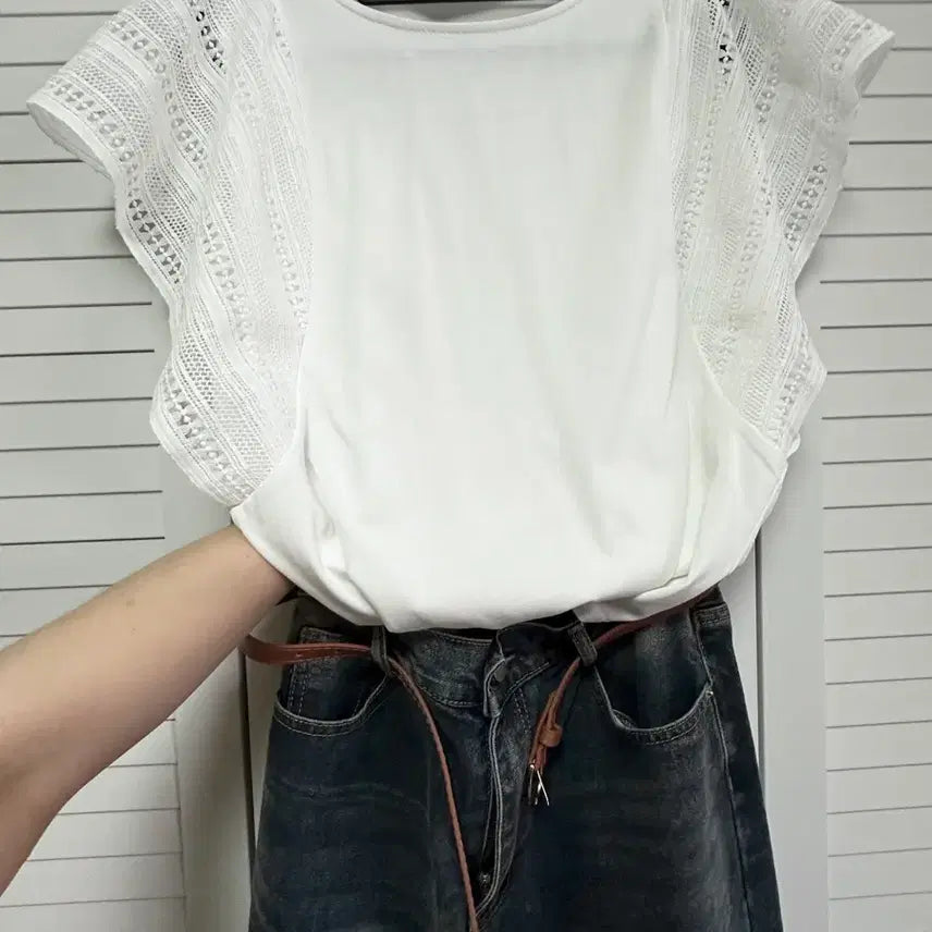 [BUNJANG] Women's Punch Lace Wing Sleeve T-Shirt - White / 새상품 특가 할인 펀칭 날개소매 티셔츠 반팔 화이트
