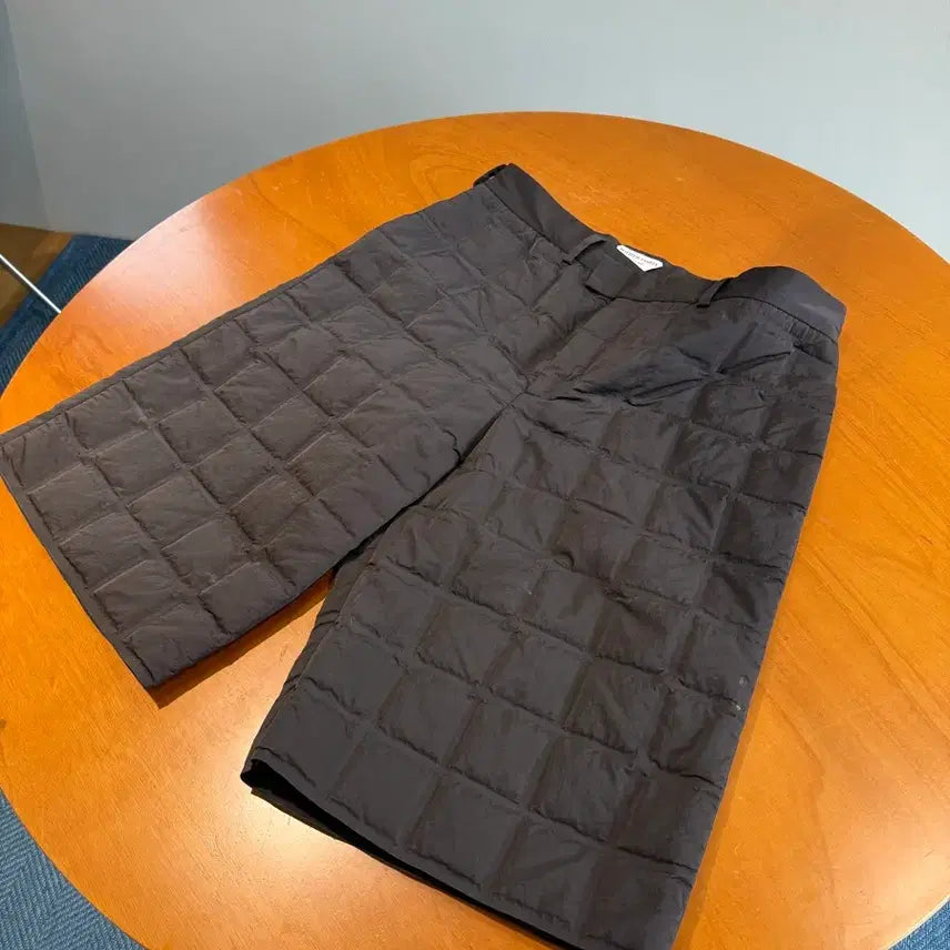 [BUNJANG] Bottega Veneta Padded Shorts / 보테가베네타 패디드 쇼츠