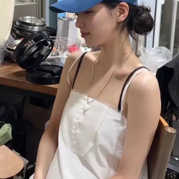 [BUNJANG] Suzi Nihaun Sleeveless Top / 수지 니하운 슬리브리스