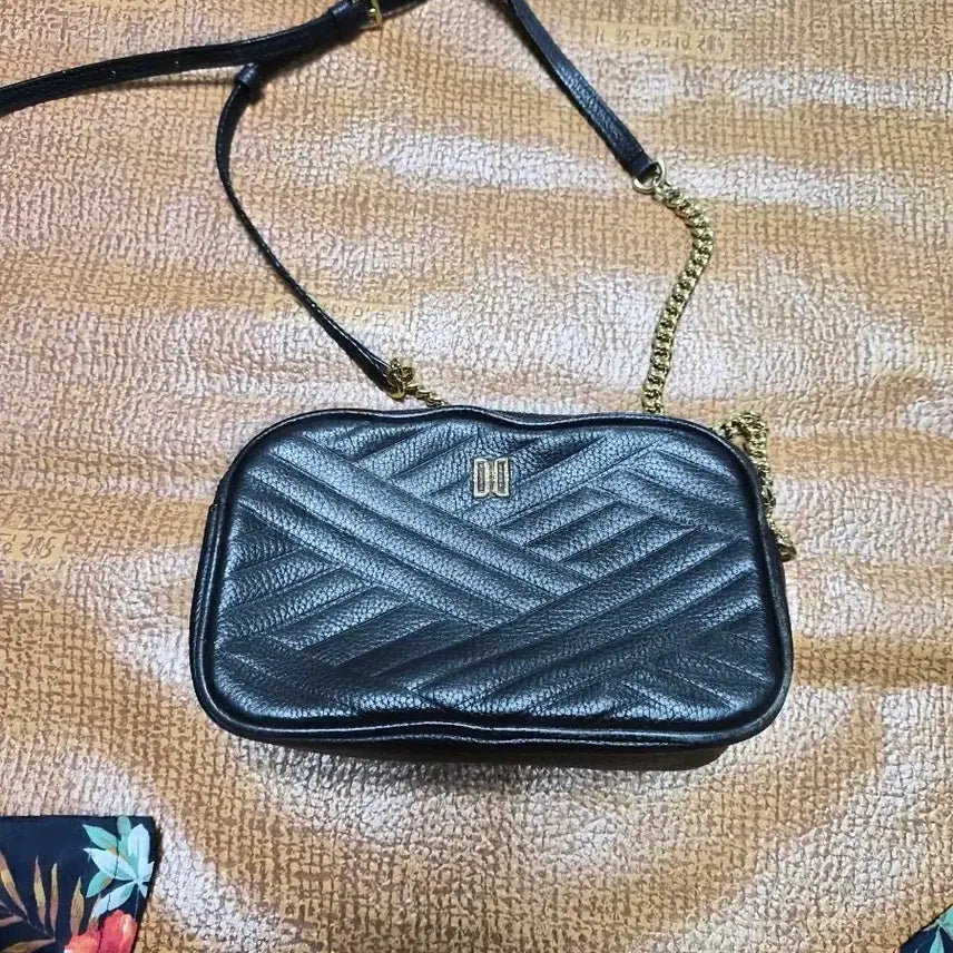 [BUNJANG] Daks Quilted Mini Crossbody Bag / 닥스미니크로스백