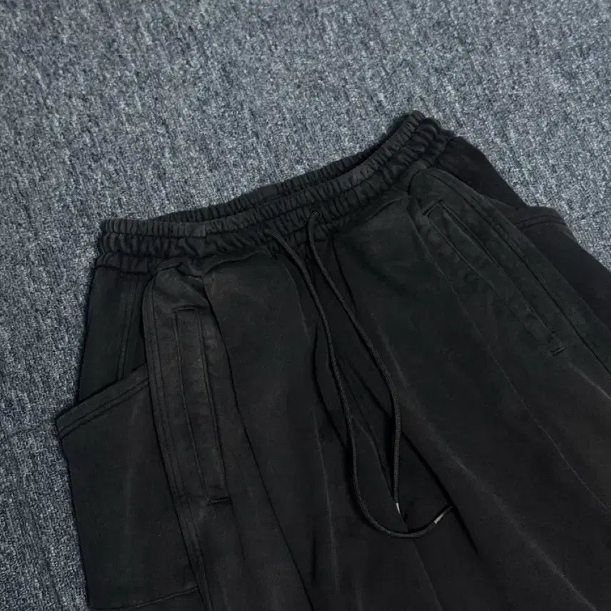[BUNJANG] BEGINS202 Void Parachute Sweatpants Washed Black / [2] 비긴202 보이드 파라슈트 스웻 팬츠 워시드 블랙
