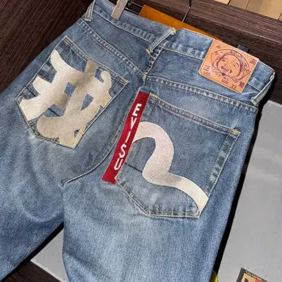 [BUNJANG] EVISU Embroidered Denim Pants Size 32 / 에비수 자수 데님 32