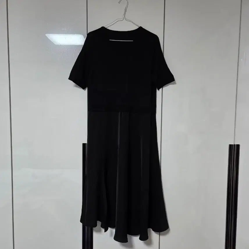[BUNJANG] Black Knit Contrast Satin Long Dress / 블랙 니트 배색 새틴 롱 원피스