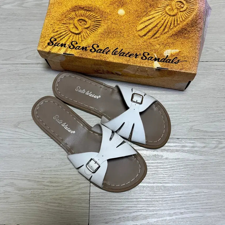[BUNJANG] Saltwater Classic Slide White 5W7 / 솔트워터 클래식 슬라이드 화이트 5W7