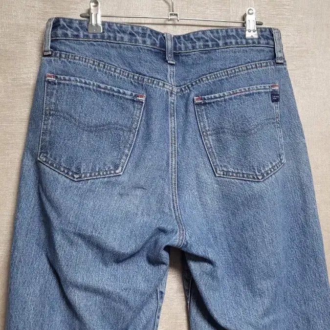 [BUNJANG] SEVENTEEN x EDWIN Vintage Washed Denim Straight Jeans / SEVENTEEN EDWIN 빈티지 워싱 데님 스트레이트 청바지