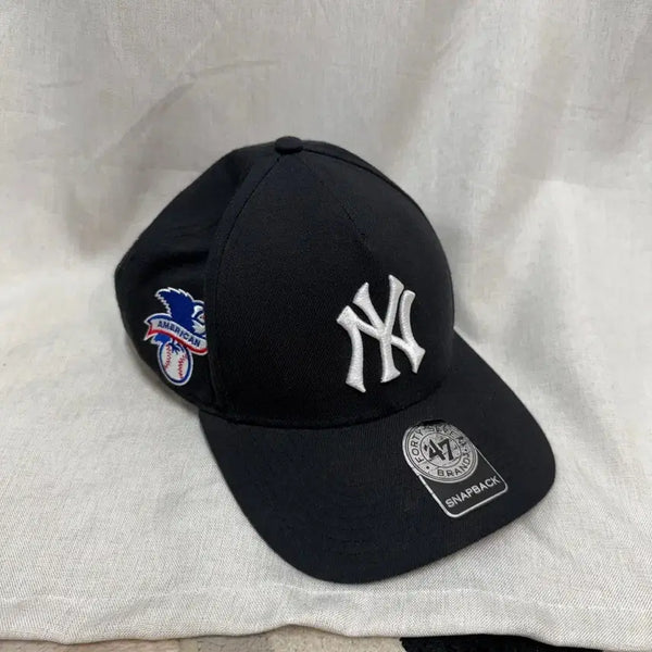 [BUNJANG] Supreme x 47 Brand New York Yankees Collaboration Snapback Cap - Black / 슈프림 x 47브랜드 뉴욕 양키스 스냅백 블랙
