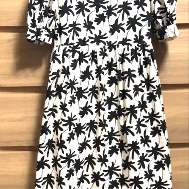 [BUNJANG] Women's Short-Sleeve Dress (Free Size, Fits 55-66) / [새상품] 여성 반팔 원피스(55-날씬66)