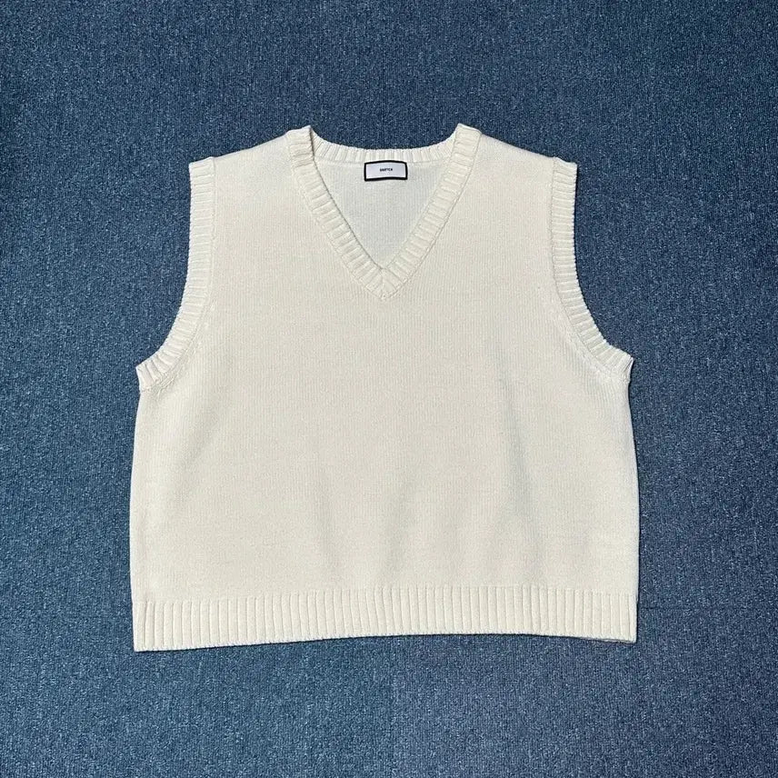 [BUNJANG] V-Neck Knit Vest - Ivory / 브이넥 니트 조끼 아이보리