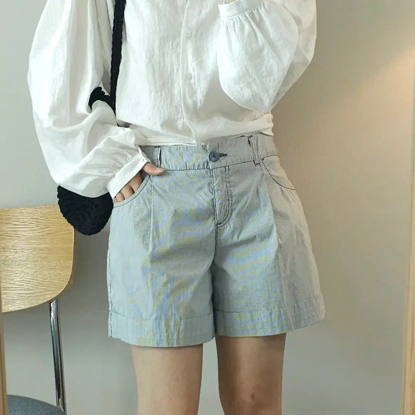 [BUNJANG] Emporio Armani Women's Striped Shorts (Size 67-88) / (67-88)엠포리오아르마니 여성 반바지  스트라이프 J14W4017