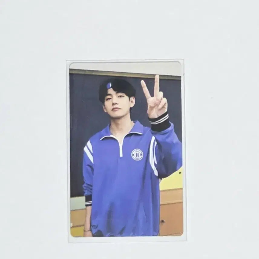 [BUNJANG] BTS V Group Photobook Us Ourselves Photocard / 방탄소년단 bts 태형 V 뷔 단체포토북 us ourselves 포카