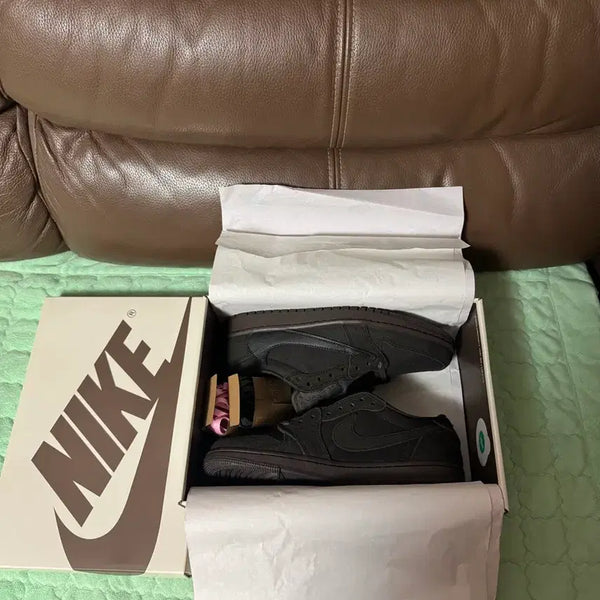 [BUNJANG] Nike Air Jordan 1 Travis Scott Velvet Brown (265mm) - New / 조던1 트래비스 스캇 벨벳브라운 265 새제품