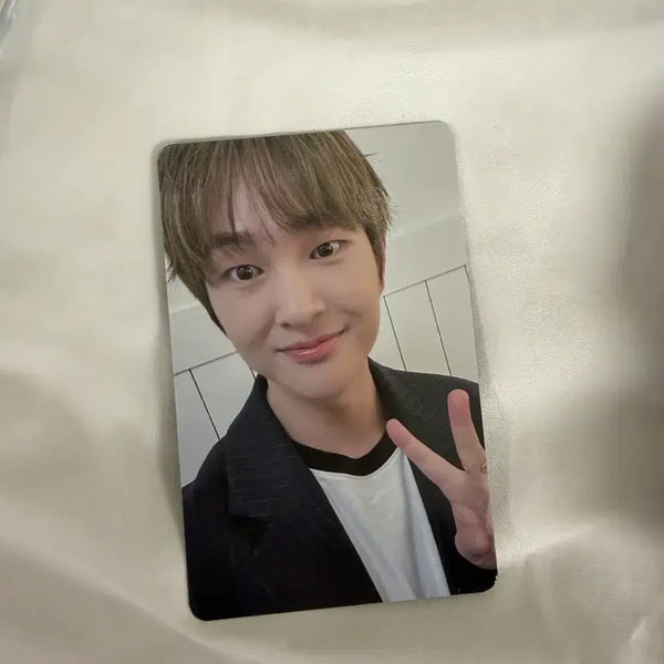 [BUNJANG] SHINee Onew ONEDAY Sweatshirt Photocard / 샤이니 온유 오뉴데이 맨투맨 포카