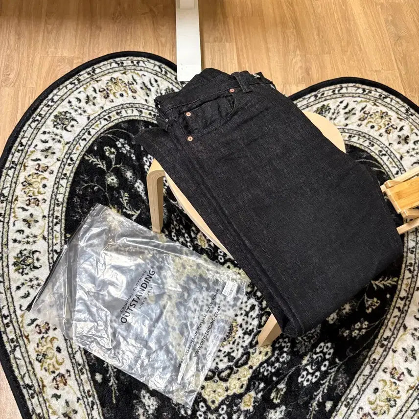 [BUNJANG] Outstanding 40S Selvedge Straight Pants Black / 아웃스탠딩 40S SELVEDGE STRAIGHT PANTS_BLACK