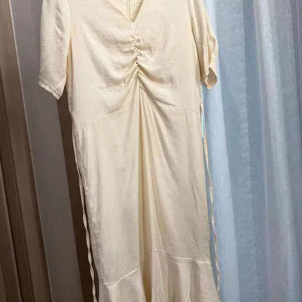 [BUNJANG] Cream Shirring Mermaid Dress / 크림색 셔링 원피스