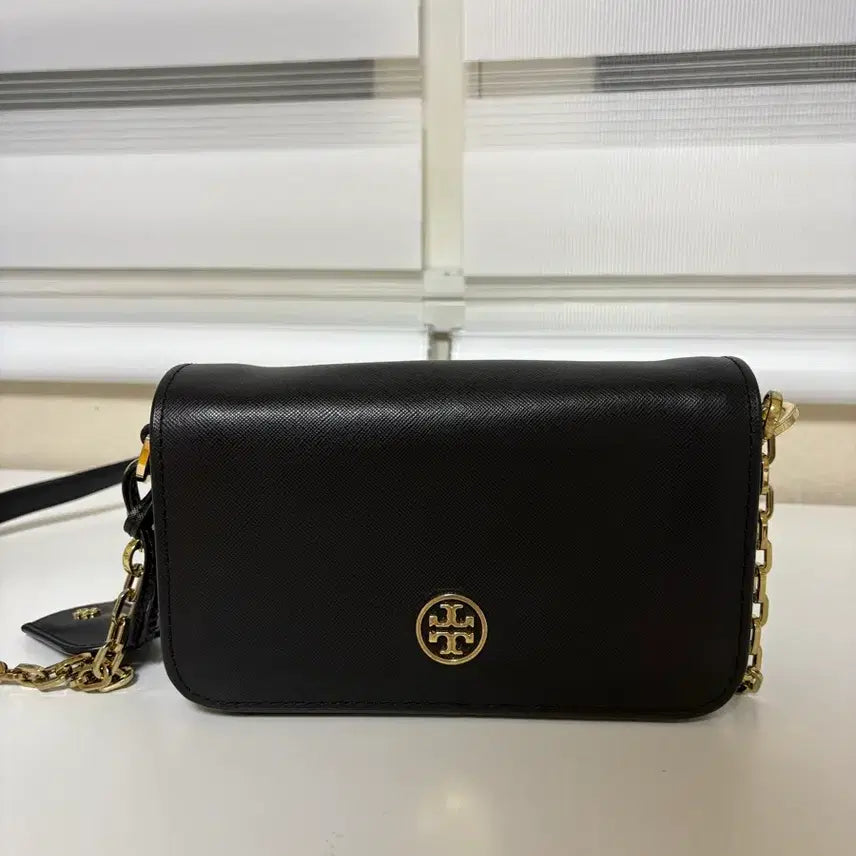 [BUNJANG] Tory Burch Black Gold Logo Chain Crossbody Bag / 토리버치 블랙 금장로고 체인 크로스백