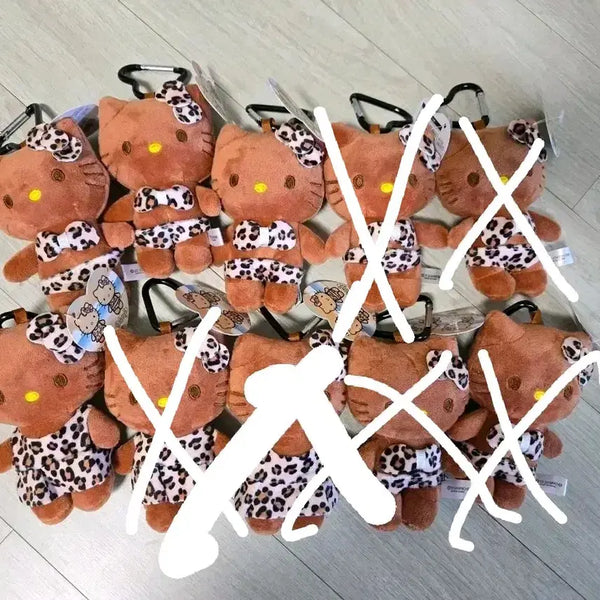 [BUNJANG] Sanrio Leopard Tanning Kitty Keyring / 여름맞이 새상품)산리오 호피 태닝 키티 키링 팝니다.