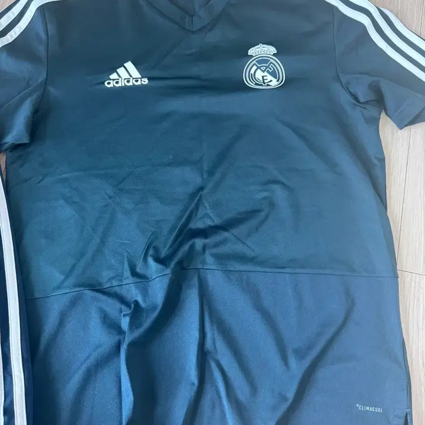 [BUNJANG] Adidas Real Madrid Football Training Set - Medium / 아디다스 레알마드리드 축구 트레이닝 세트 m