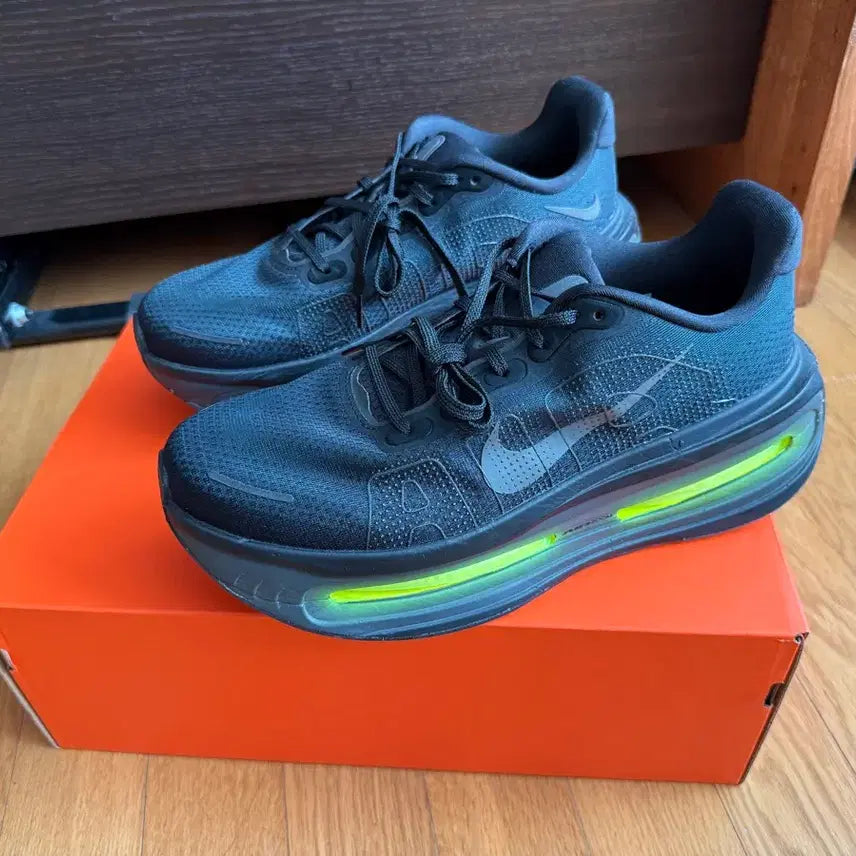 [BUNJANG] Nike Vomero Premium Black Iron Grey Shoes (280mm) / 나이키 보메로 프리미엄 블랙 아이언 그레이 . 280mm