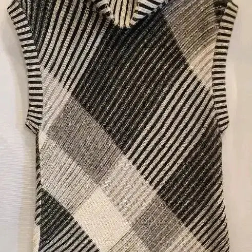 [BUNJANG] Issey Miyake Knit Vest / ISSEY MIYAKE 니트 조끼