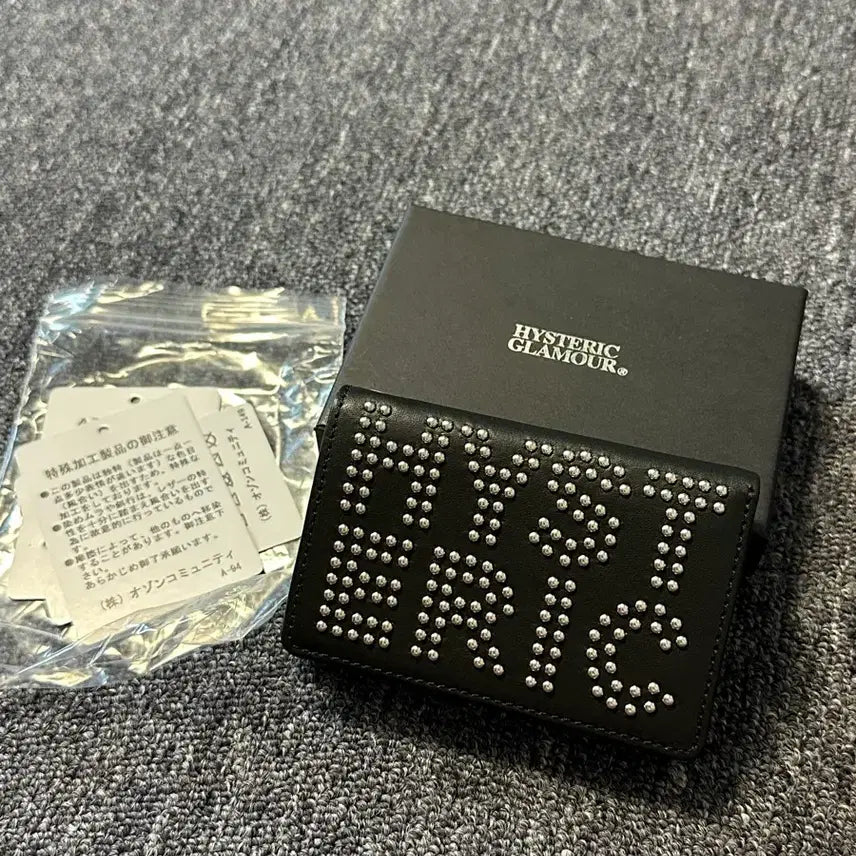 [BUNJANG] Hysteric Glamour Studded Tri-Fold Wallet / 히스테릭 글래머(Hysteric Glamour) 스터드 트라이폴드 지갑
