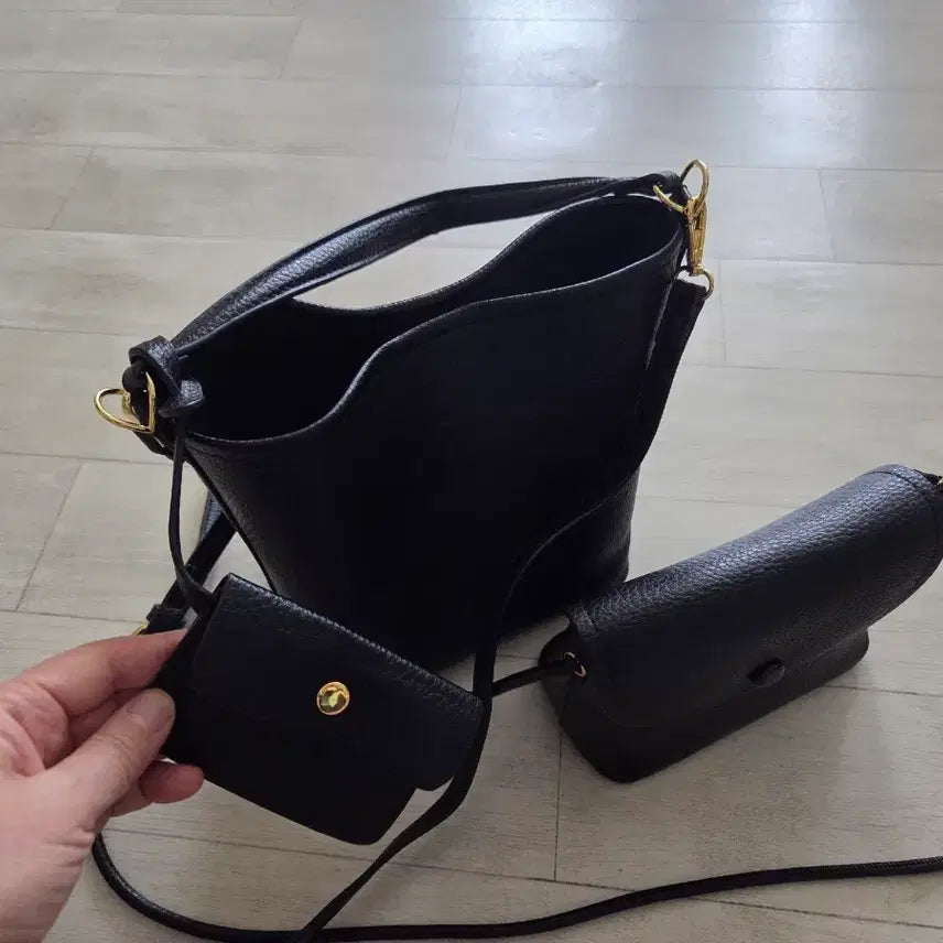 [BUNJANG] Black Shoulder Bag Set with Mini Pouch and Card Wallet / 블랙  숄더백 세트