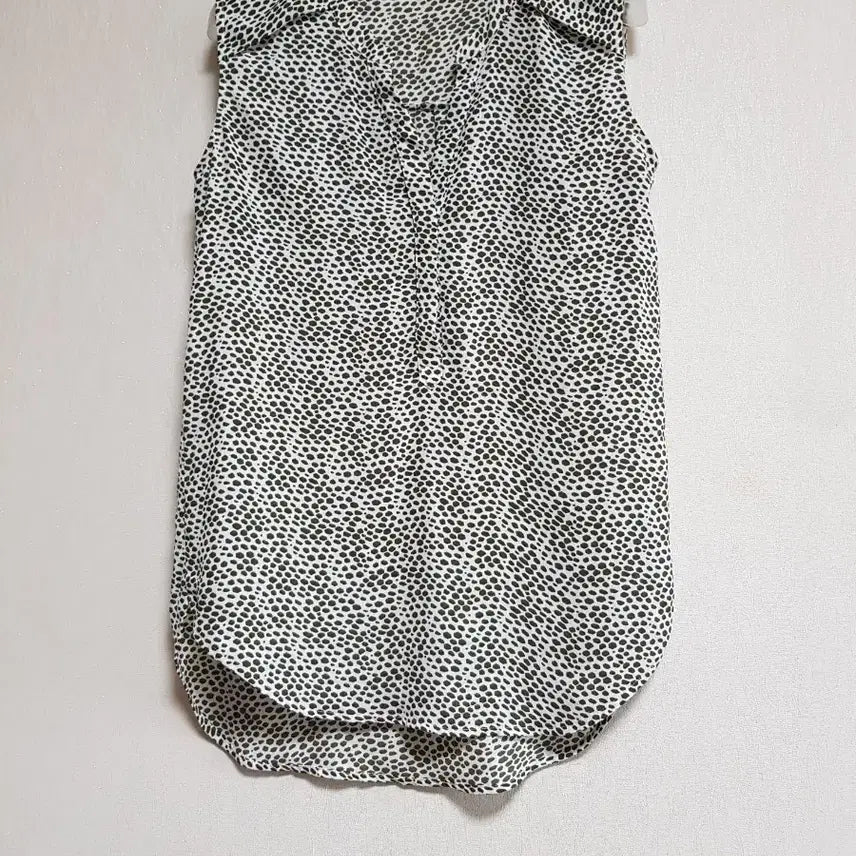 [BUNJANG] List Sleeveless Blouse / 리스트 민소매