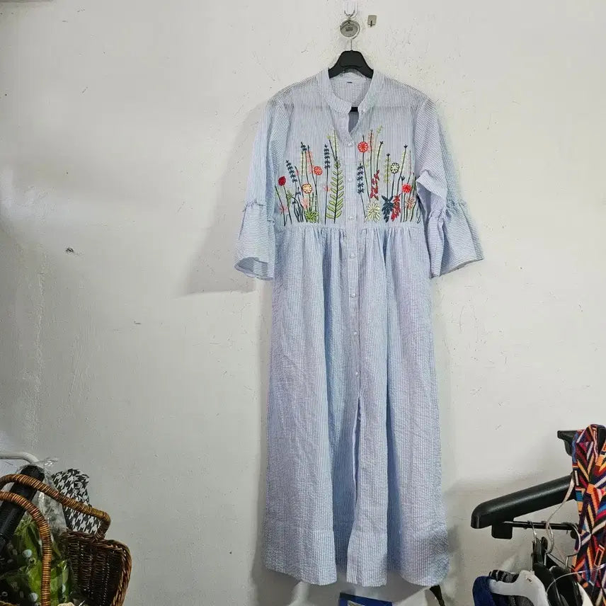 [BUNJANG] Striped Floral Embroidery Long Dress / 스트라이프 플로럴 자수 롱 원피스