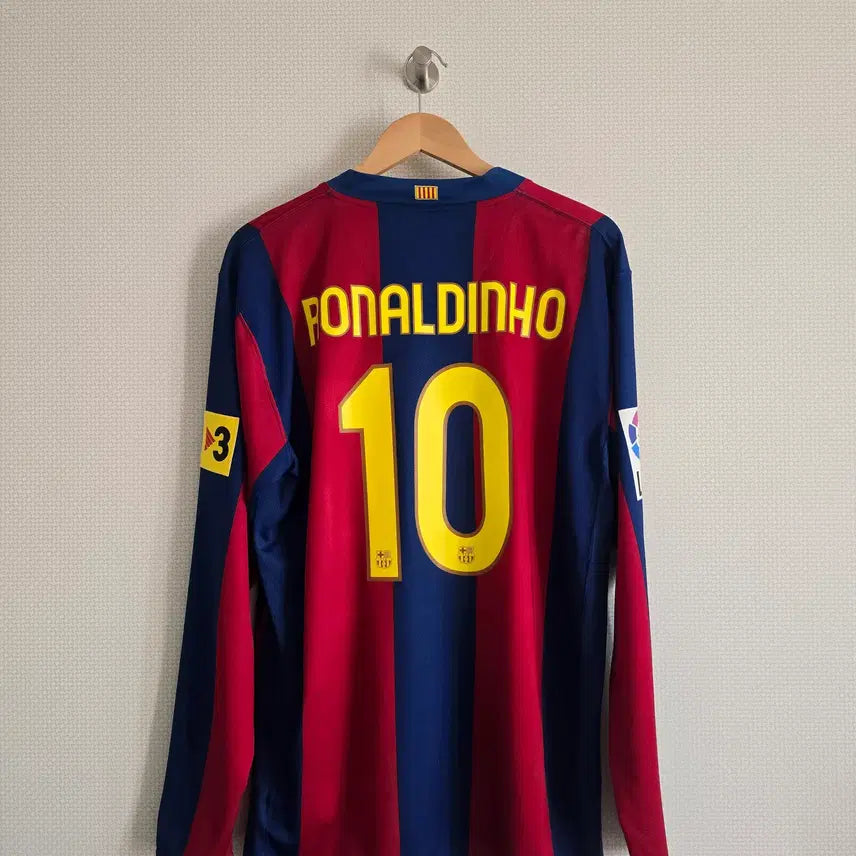 [BUNJANG] FC Barcelona 2007-08 Home Long Sleeve Jersey Ronaldinho #10 / 07-08 바르셀로나 홈 긴팔 유니폼 호나우지뉴