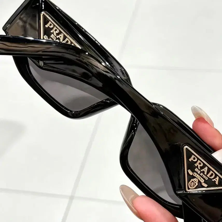 [BUNJANG] Prada Black Sunglasses / 프라다 검정 선글라스