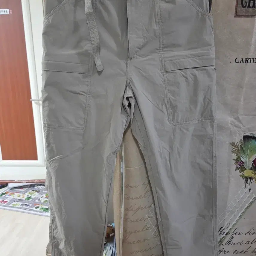[BUNJANG] Uniqlo Khaki Cargo Pants / 유니클로 카키색 카고 팬츠