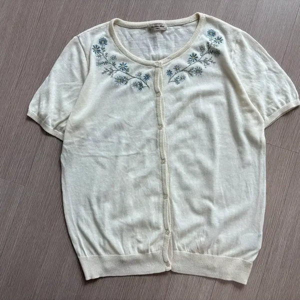 [BUNJANG] Samansamos2 Embroidered Cardigan / samansamos2 사만사모스 자수 가디건