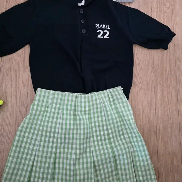[BUNJANG] PLABEL Summer Knit and Green Check Pleated Skirt Set / 블랙 PLABEL 22 여름니트+ 연두 체크 플리츠 스커트