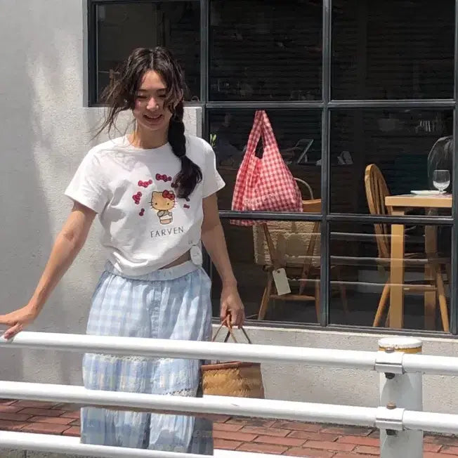 [BUNJANG] Parvenu x Tanning Hello Kitty Hello Summer Ribbon Crop T-Shirt White / 새상품) 파르벵 x 태닝 헬로키티 헬로 썸머 리본 크롭 티셔츠 화이트