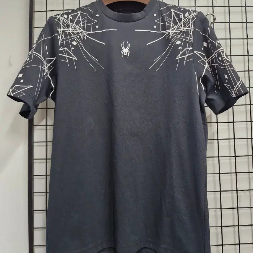 [BUNJANG] Spider Graphic Logo Short-Sleeve T-Shirt (Size M) / 95M 스파이더 공용 그래픽 로고 반팔티