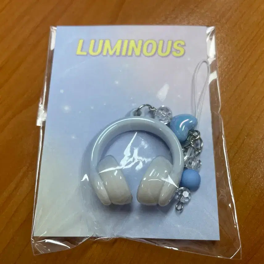 [BUNJANG] Luminous Headphone Keychain (White Blue) / 루미너스 헤드폰 키링 (화이트블루)