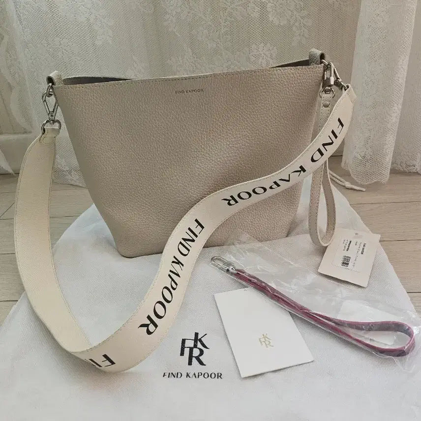 [BUNJANG] Find Kapoor Pingo Bag 20 Beige / 파인드카푸어 핑고백 20 베이지