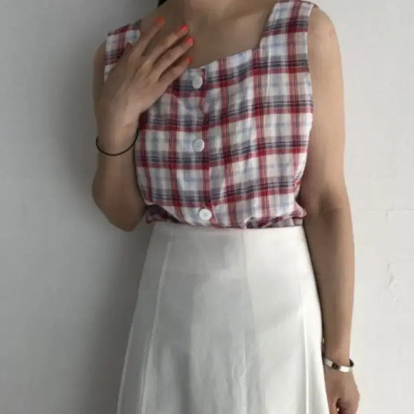 [BUNJANG] Lovemin Check Square Sleeveless Blouse / 러브민 체크 스퀘어 민소매 블라우스