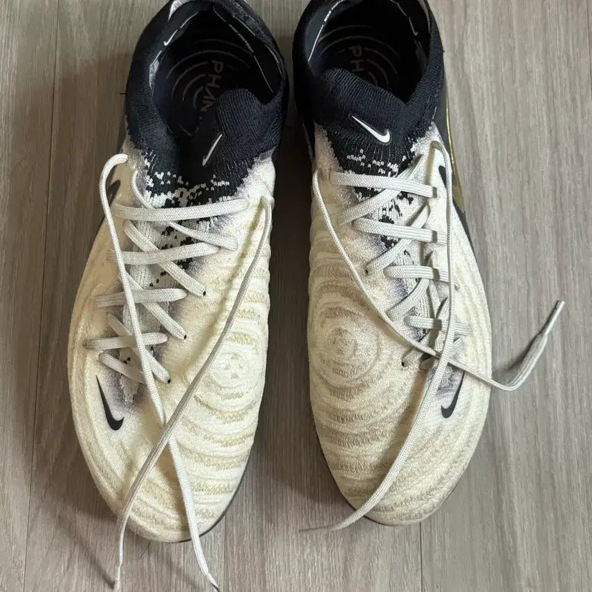 [BUNJANG] Nike Phantom GX2 Elite AG Soccer Cleats / 나이키 팬텀 GX2 엘리트 AG 255