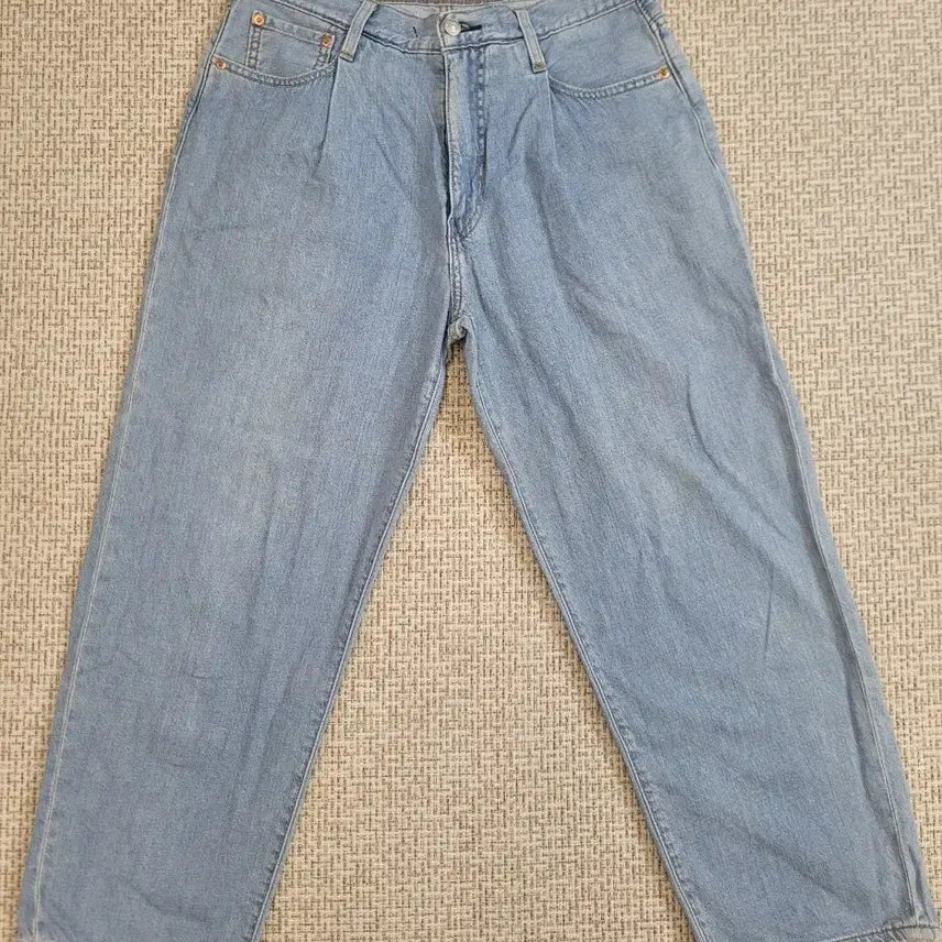 [BUNJANG] Levi's Premium Stay Loose Fit Light Wash Denim Pants W30 / 리바이스 프리미엄 스테이 루즈 W30 연청 데님 팬츠