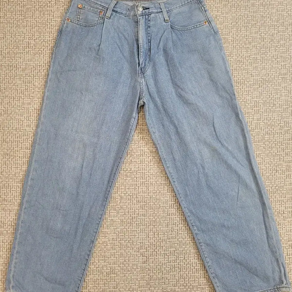 [BUNJANG] Levi's Premium Stay Loose Fit Light Wash Denim Pants W30 / 리바이스 프리미엄 스테이 루즈 W30 연청 데님 팬츠