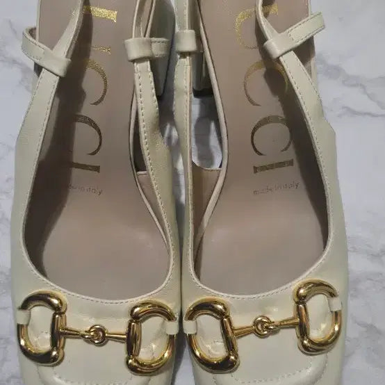 [BUNJANG] Gucci Women's Beige Loafers (Gold Hardware) / 구찌 42만원 금장 베이지  37. 235~240. 상태 좋아요 가격제안