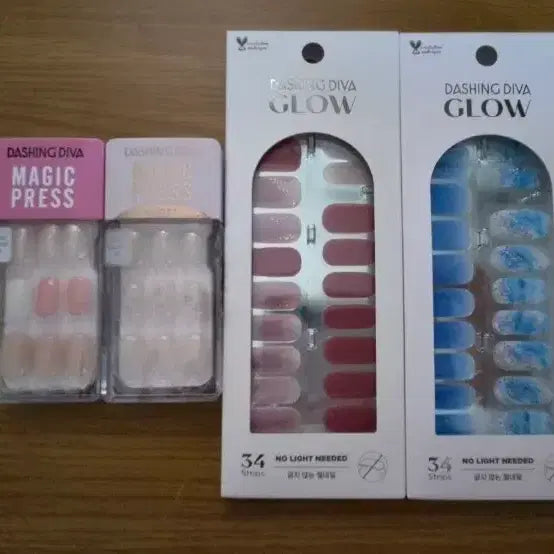 [BUNJANG] Dashing Diva Magic Press & Glow Nail Sticker Set / 대싱디바 매직프레스/글로우 네일 스티커
