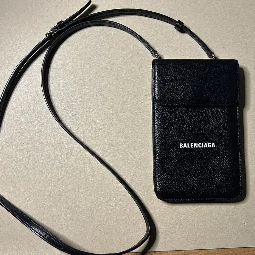 [BUNJANG] Balenciaga Phone/Card Holder Crossbody Bag / 발렌시아가 폰,카드홀더 크로스백 거의 새상품