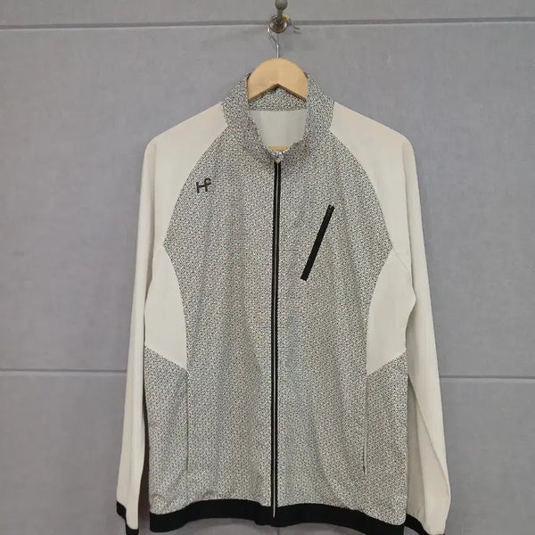 [BUNJANG] Hill Creek Windbreaker Size 100 White Patterned / *힐크릭 바람막이 100 사이즈