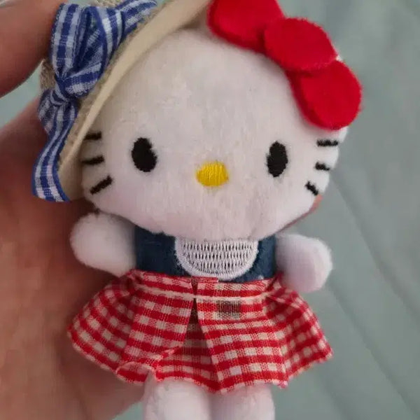 [BUNJANG] Hello Kitty Doll Red Check Skirt Keyring / 헬로키티 인형 빨간 체크 치마 키링