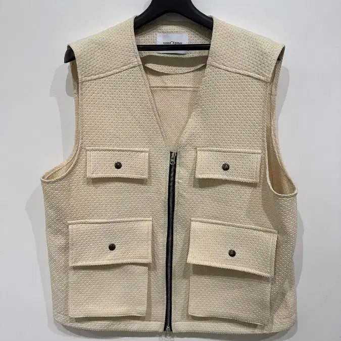 [BUNJANG] Crunky Youth Textured Full Zip Pocket Vest Cream / [Free] 크렁키 유스 텍스처드 풀집업 포켓 베스트 크림