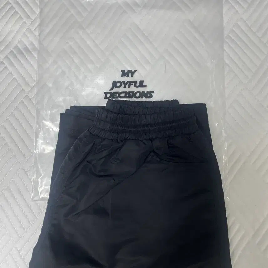 [BUNJANG] MJD Lina Nylon Wide Carpenter Bermuda Pants Black One Size / MJD 리나일론 와이드 카펜터 버뮤다 팬츠 블랙 One Size