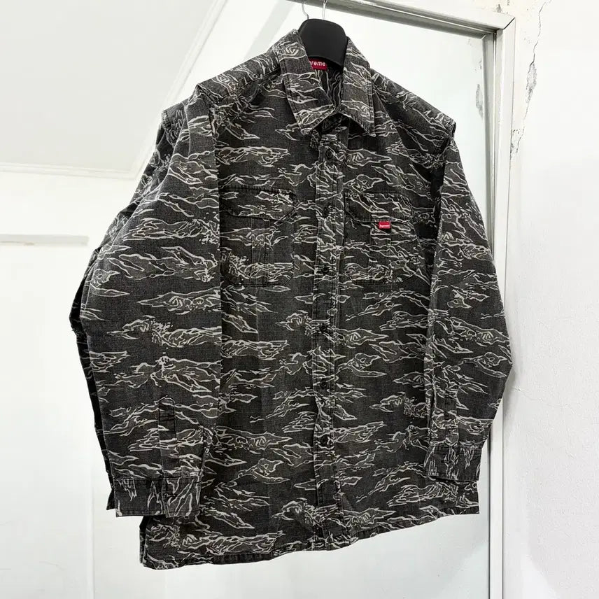 [BUNJANG] Supreme 90s Tiger Camo Shirt Jacket / (데드스탁) 슈프림 90s 타이거 카모 셔츠 자켓
